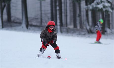 Lyai na Zadov maj k dispozici sjezdovku Pucalka a lyaskou kolu.