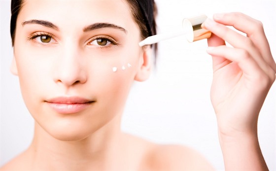 Kyseliny mají široké využití v kosmetických salonech i v přípravcích na doma.