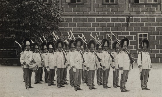 Zámecká Schwarzenberská granátnická garda v první polovině 20. století.