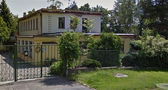 Bývalá mateřská škola Buková na Jarově, kterou nechá městská část zbourat.