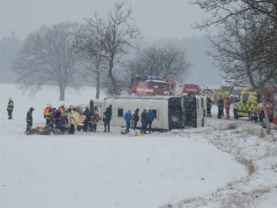 Havarovaný autobus s dtmi z Bloruska (6.1.2015).