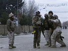 Afghánská speciální jednotka se snaí znekodnit ozbrojence, kteí zaútoili na...