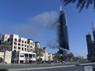 Z hotelu v Dubaji se stále kouí