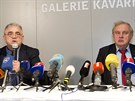 Miloslav Ransdorf (vpravo) a Peter Guzmický na tiskové konferenci v Praze, kde...