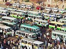 Autobusové nádraí na centrálním námstí Suk al-Arabi v súdánském Chartúmu