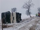 Nehoda autobusu u obce Litobo na Náchodsku (6. ledna 2016)