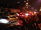 Novoroní ohostroj zcela zastavil provoz v ulicích Prahy.
