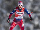 Norský bec Martin Johnsrud Sundby bruslí ve tetí etap Tour de Ski.