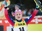 Therese Johaugová slaví triumf v druhé etap Tour de Ski, ovládla závod lyaek...