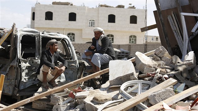 Jemenské hlavní město San'á se stalo cílem desítek saúdských náletů. (6. ledna 2015)