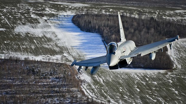 Eurofighter Typhoon panlskho letectva nad Pobaltm
