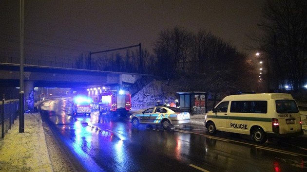 idi v prask Vdesk ulici narazil do pile mostu (6.1.2015).