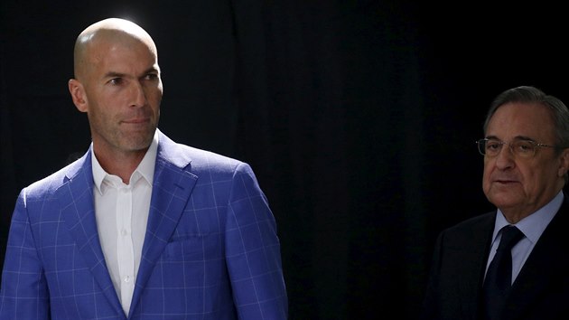 Zinedine Zidane se stal novm trenrem Realu Madrid. Nsleduje ho prezident klubu Florentino Prez.
