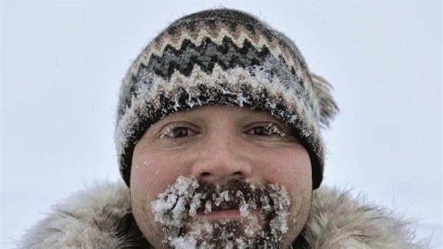 Fotograf Michael Davies z Ontaria ije poslednch deset let v odlehl inuitsk obci Pangnirtung na severu Kanady.
