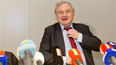 Miloslav Ransdorf na tiskové konferenci v Praze, kde vysvtloval okolnosti své...