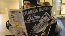 Rok po útoku na Charlie Hebdo si asopis znovu utahuje z náboenství (6. ledna...