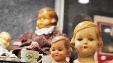Výstava historických koárk, panenek a dalích hraek ze sbírky Aleny Balýové.