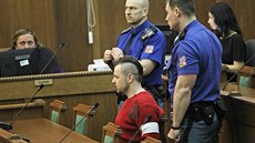 Petr Kramný u Krajského soudu v Ostrav, který ho poslal na 28 let do vzení za...