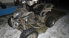 Mladík jel na �ty�kolce z kopce p�íli� rychle, v zatá�ce dostal smyk a stroj...