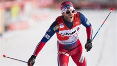 Norský bec Martin Johnsrud Sundby coby vítz stíhacího závodu na 10 km ...