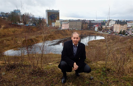 První stavba z komplexu administrativních budov, obytných dom i veejné zelen...