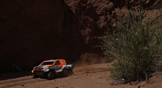 Martin Prokop s vozem Toyota na trati Rallye Dakar.