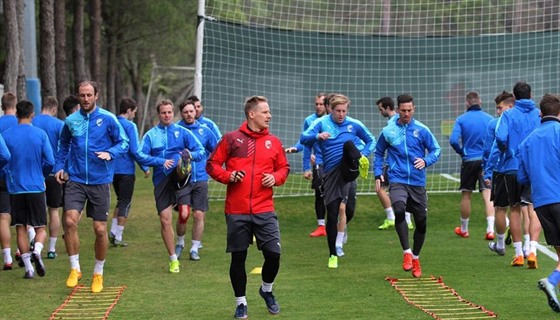 Trénink plzeských fotbalist v beleku.