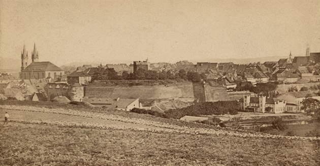 Panoramatický pohled na Cheb,  který kolem roku 1887 zachytil Johann Theodor...