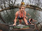 Otu�ilci si zaplavali ve vod�ch Radbuzy. Zkou�eli novou plov�rnu. (10. ledna...