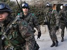 Jihokorejtí vojáci nedaleko Soulu. (13. ledna 2016)