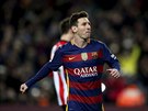 Lionel Messi slaví svj gól proti Barcelon.