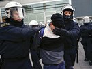 Policie v Kolín nad Rýnem zadrela demonstranta protiislámské iniciativy...