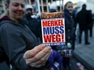 Merkelová musí pry! Demonstrace píznivc protiislámského hnutí PEGIDA (9....