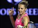 eská tenistka Kristýna Plíková bouchá do míku v zápase 1. kola Australian...