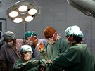 eský chirurg Tomá ebek s Lékai bez hranic spolupracoval na misích na Haiti...