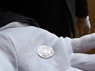 Na Pardubicku se nael poklad století. Stovky mincí z 10. století