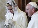Monacká knna Charlene a pape Frantiek (Vatikán, 18. ledna 2016)
