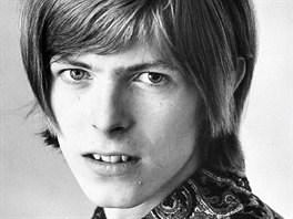 Bowie - tehdy jet David Jones - tvoil hudbu u jako teenager. V edesátých...