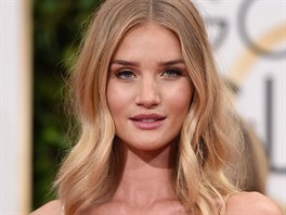 Jednou z prvních fanynek lobu byla britská modelka Rosie Huntington-Whiteley....