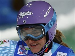 rka Strachov se raduje z druhho msta ve slalomu Svtovho pohru ve...