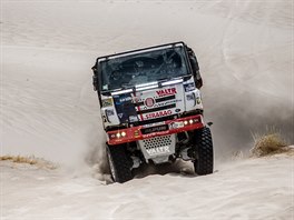 Jaroslav Valtr a jeho tatrovka bhem dest etapy Dakaru
