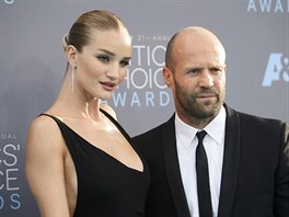 Rosie Huntington-Whiteleyová a Jason Statham (Santa Monica, 17. ledna 2016)