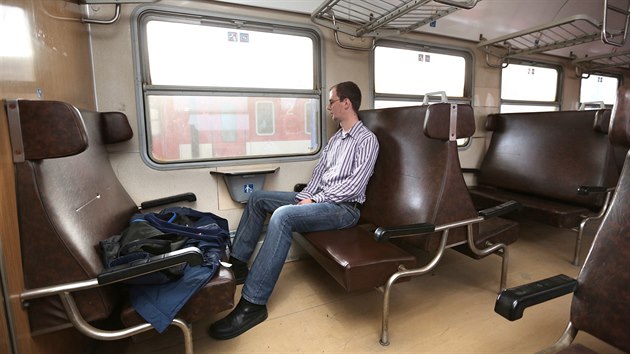 Nkter vlaky ZSSK jsou stle vybaveny starmi koenkovmi sedakami.