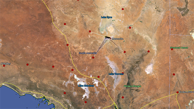 Triangulace msta dopadu meteoritu v Austrlii. Podle zbr ze t kamer, kter bolid zachytily, se podailo urit smr pdu.