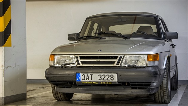 SAAB 900