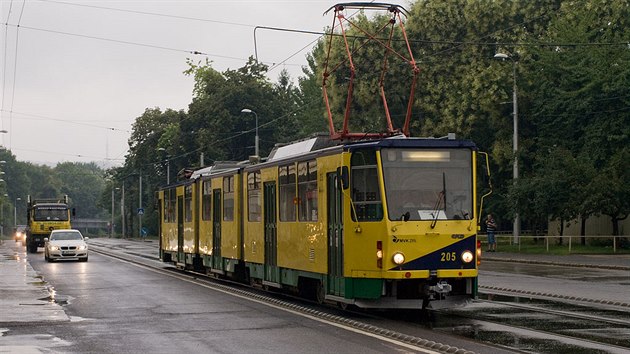 Obousmrn tramvaje Tatra KT8D5 v Maarsku.