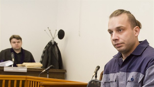 Obalovaný Pavel Hamberger u Mstského soudu v Praze. (18. ledna 2016)