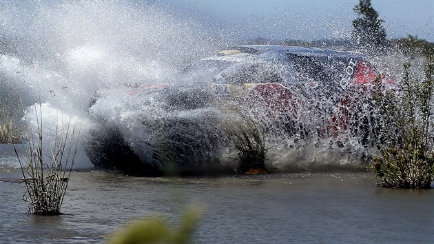 Stéphane Peterhansel na trati Rallye Dakar 2016.