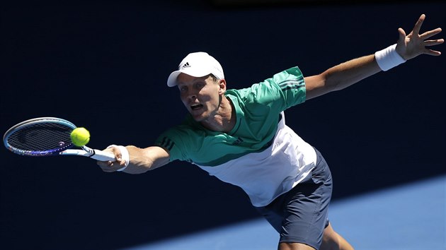 esk tenista Tom Berdych v duelu 1. kola Australian Open s Indem Bhambrim.