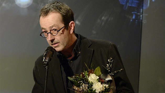 Autor filmu Ztraceni v Mnichově Petr Zelenka s cenou na udílení Trilobitů.